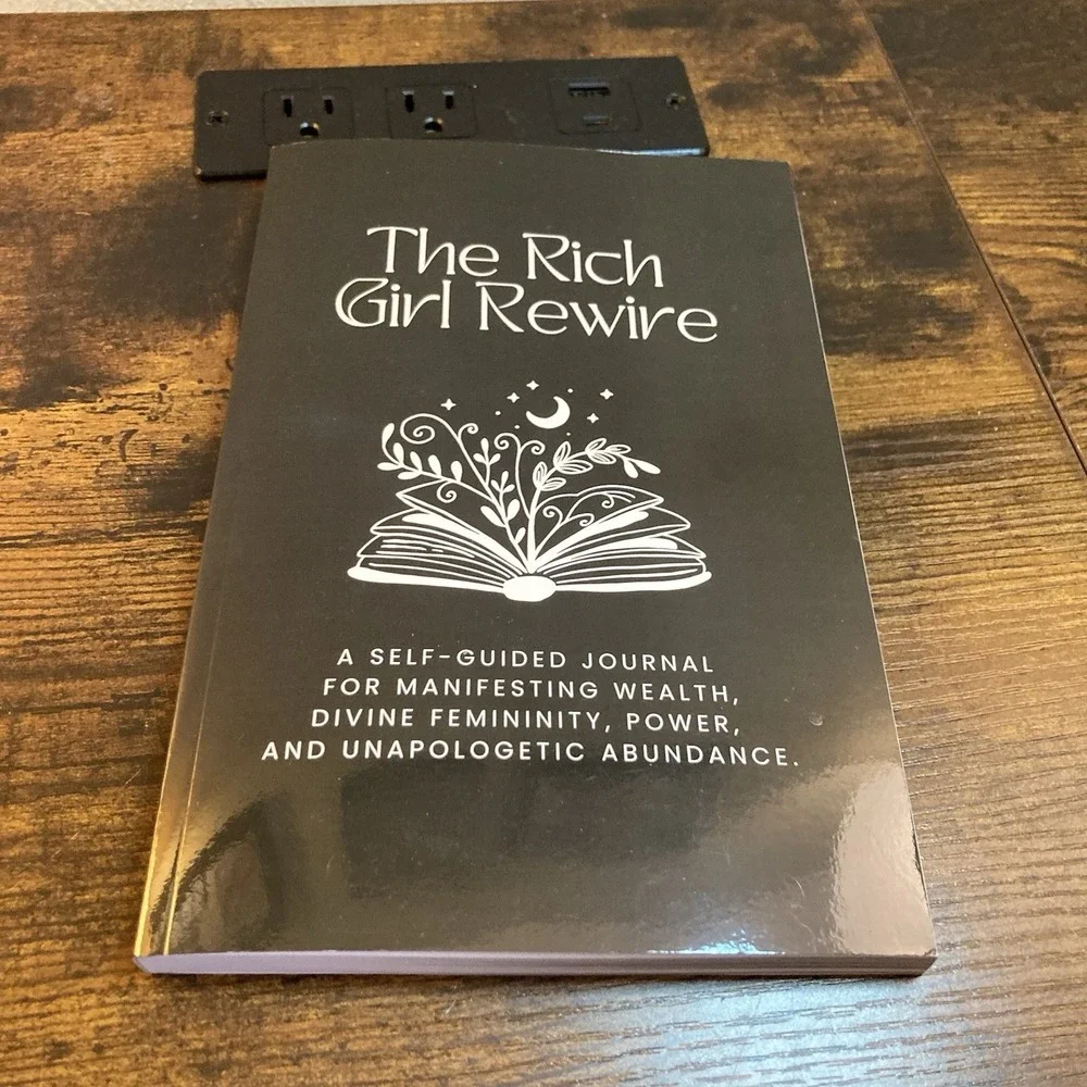 The‎ Rich Girl Rewire Book Journal